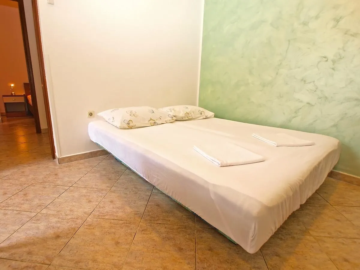 Apartments Slavka 1155 Pula Croatia
